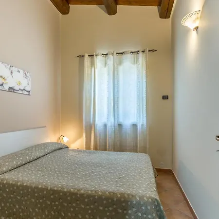 Jasmine House Near The Sandy Parking & Wifi Calabernardo