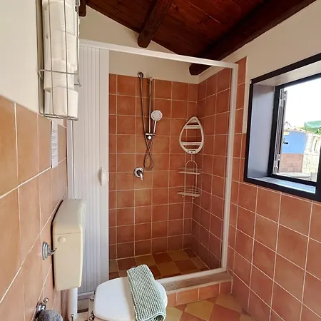 בית נופש Jasmine House Near The Sandy Parking & Wifi קלברנרדו
