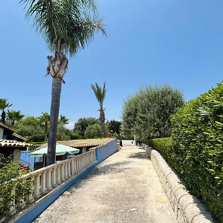 בית נופש Jasmine House Near The Sandy Parking & Wifi קלברנרדו